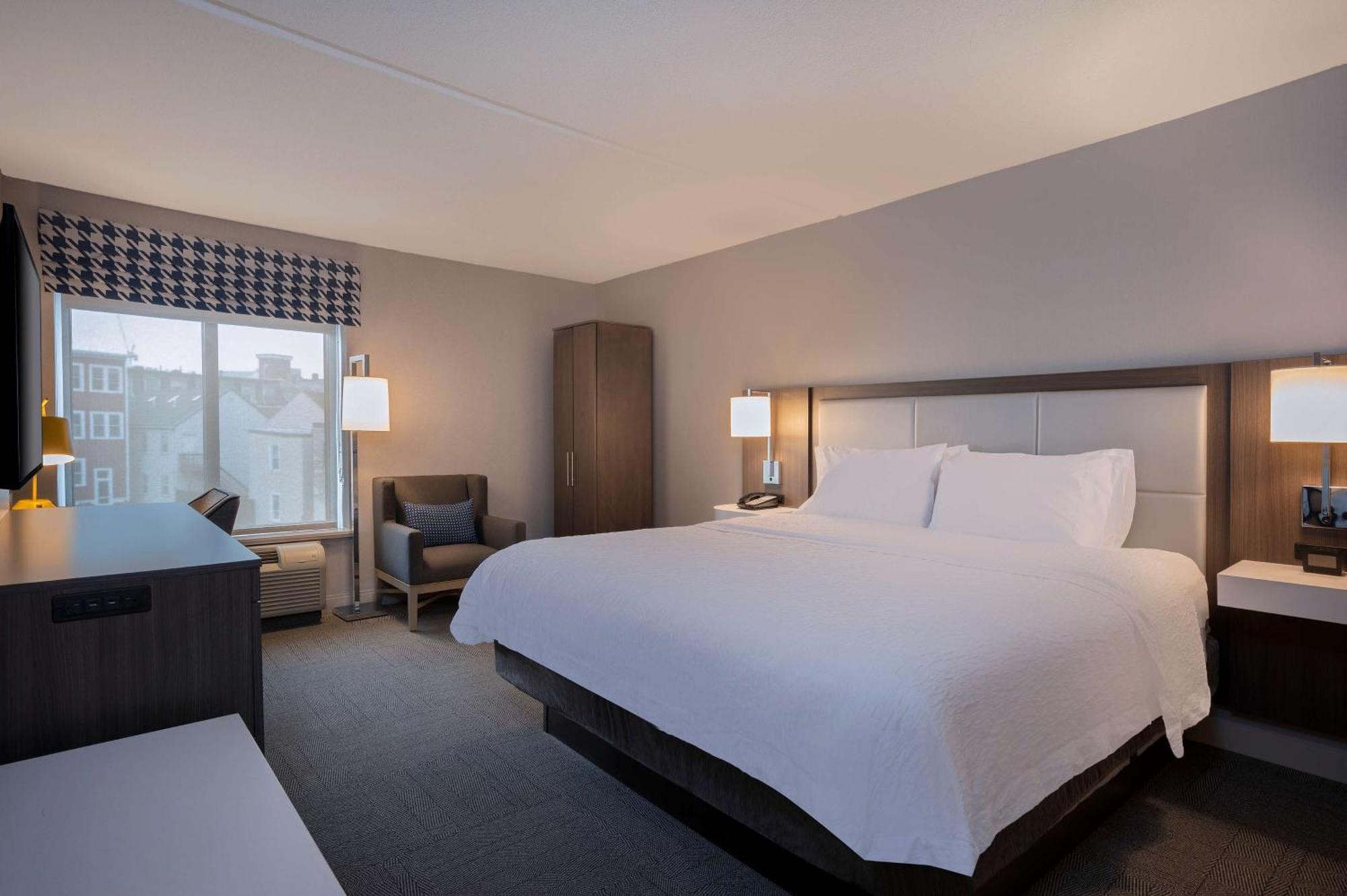 Hampton Inn By Hilton Boston/קיימברידג' מראה חיצוני תמונה